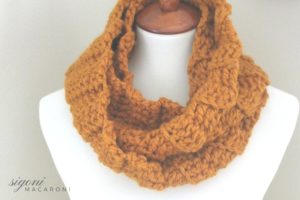 quick and easy crochet infinity scarf