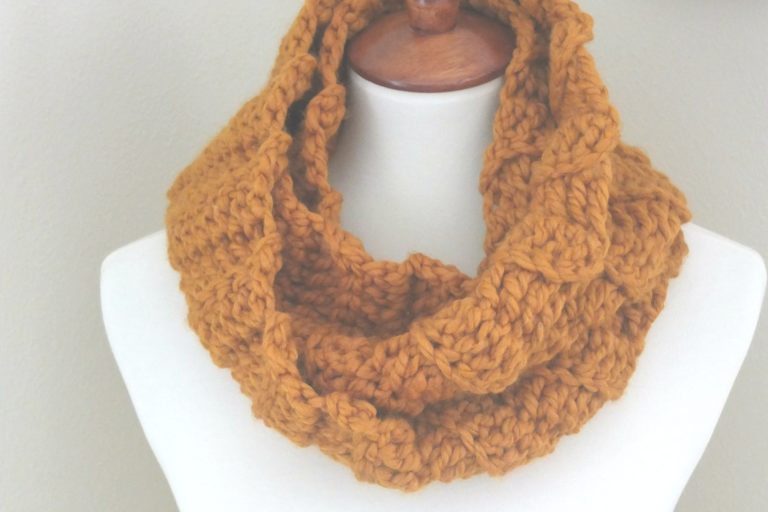 Quick and Easy Crochet Infinity Scarf