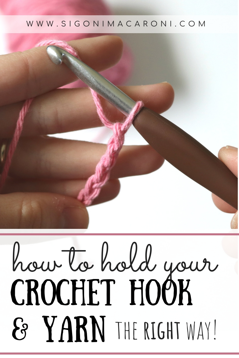 How to hold the yarn for crochet