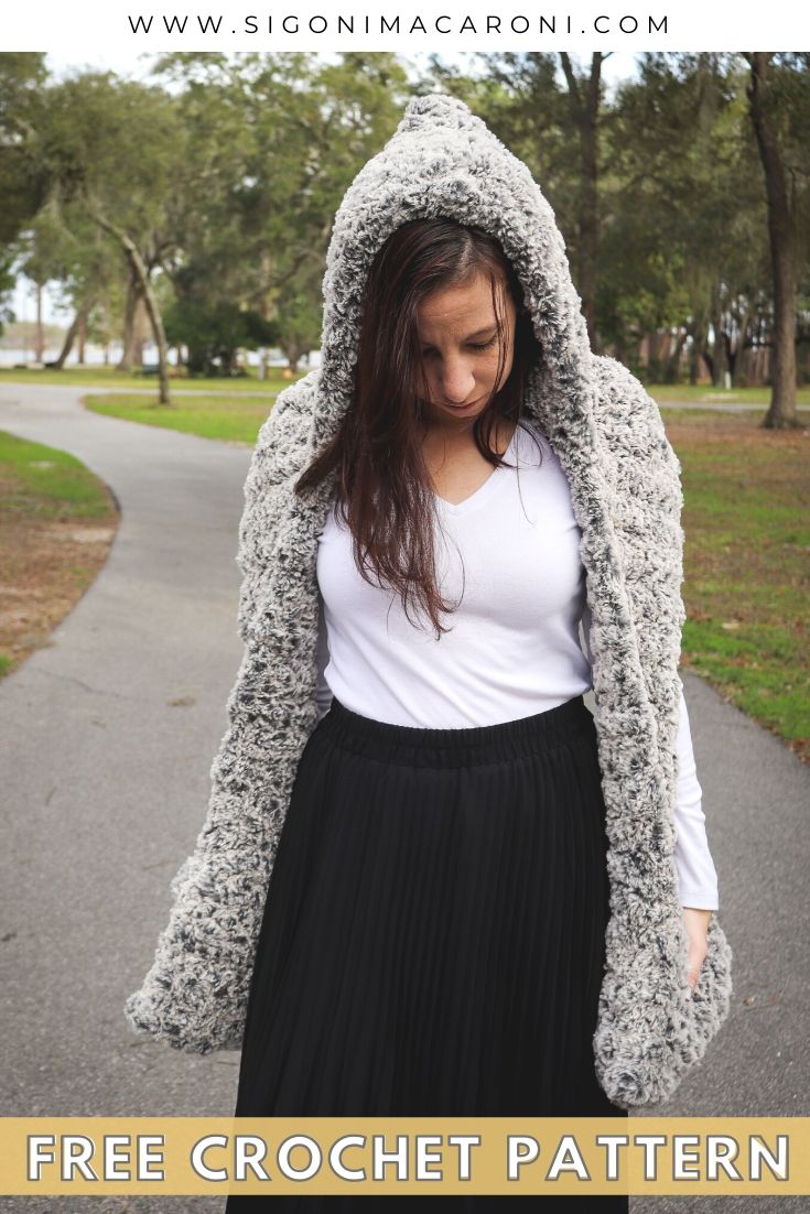 Faux Fur Hooded Scarf with Pockets – Free Crochet Pattern via @sigonimacaronii