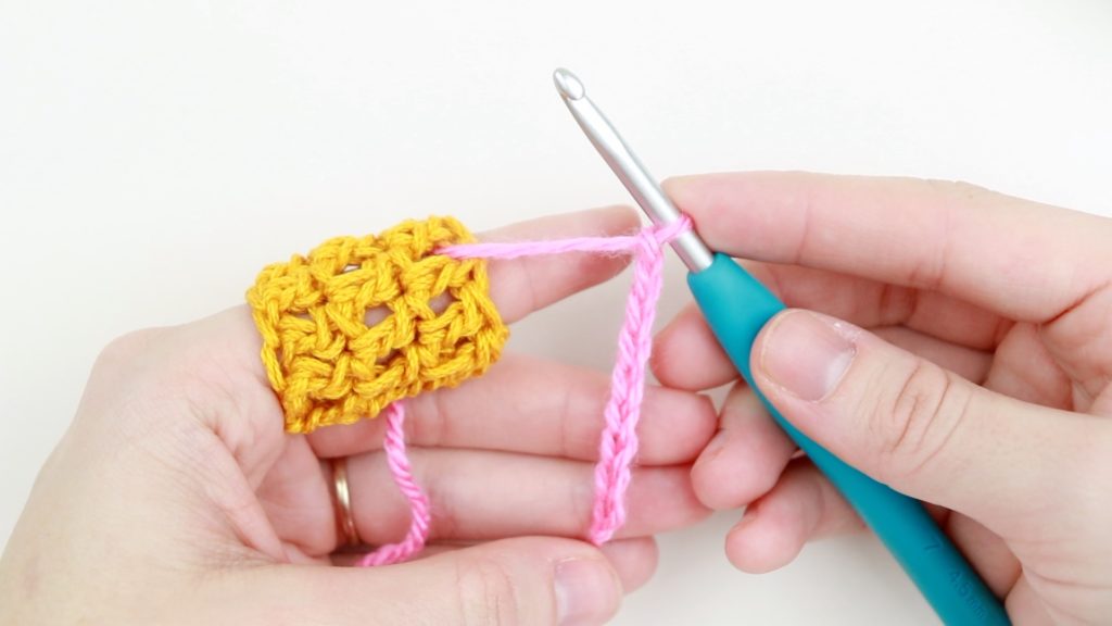 This crochet tension regulator pattern is for beginners and those who suffer from arthritis, hand pain, trouble closing hands, and more.