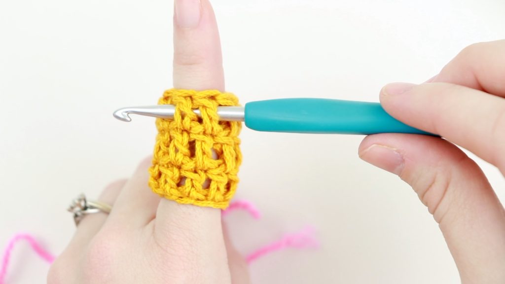 Crochet Finger Ring Adjust Crochet Tension Ring Open Yarn Guide