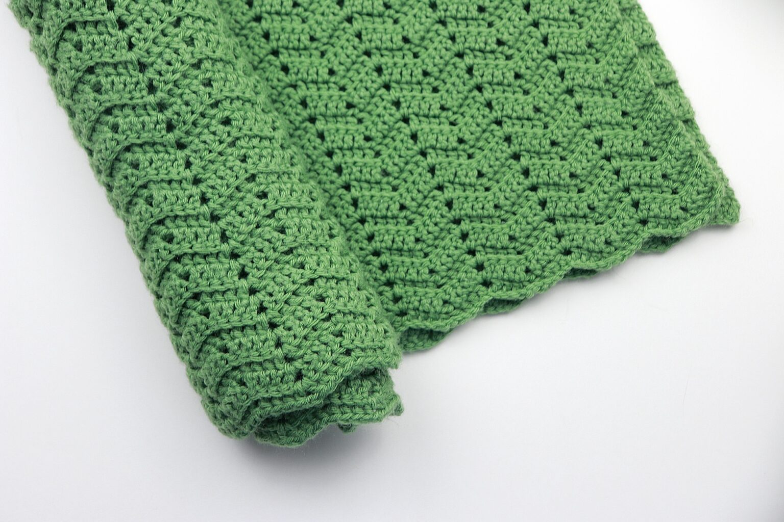 Easy Peephole Chevron Crochet Blanket Free Crochet Pattern Sigoni