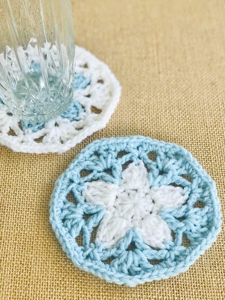 Small Quick Win Crochet Projects  FREE Pattern Roundup - sigoni