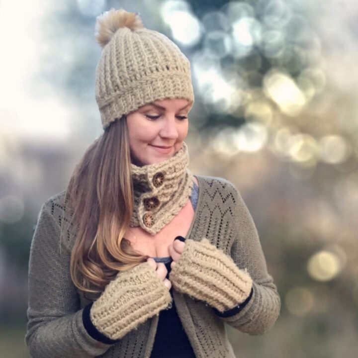 Image for Fuzzy Bee Winterset | Free Crochet Pattern