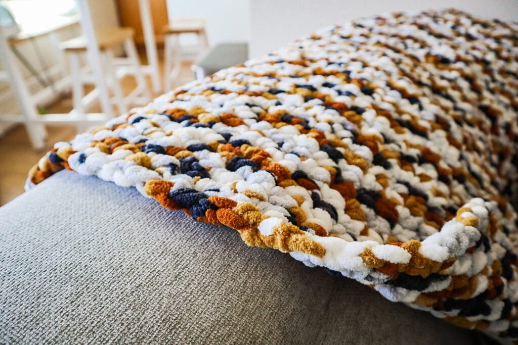 Chunky Crochet Blanket for Beginners | Free Crochet Pattern