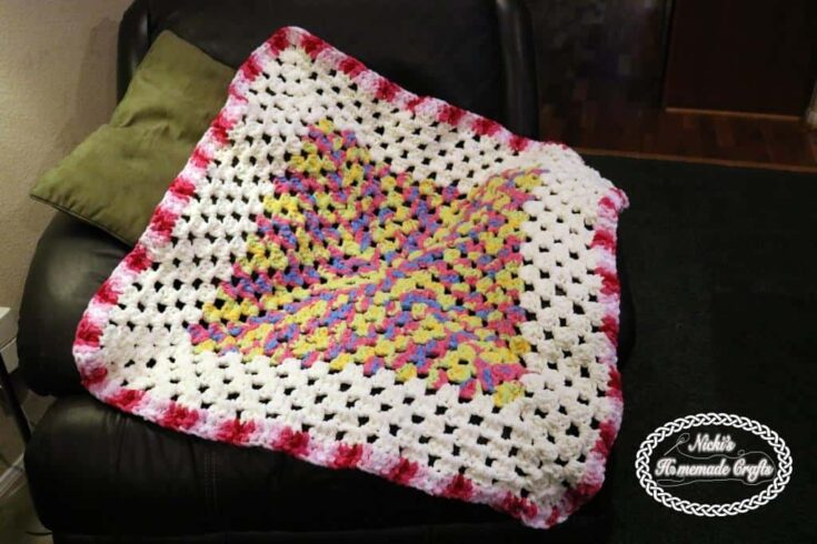 How to: Wheel Crochet Throw Pillow - Free Pattern - Nicki's