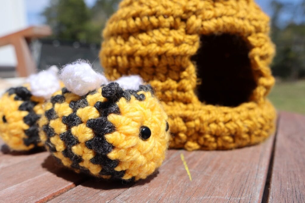 Small Chunky Crochet Bumblebee | Free Crochet Pattern