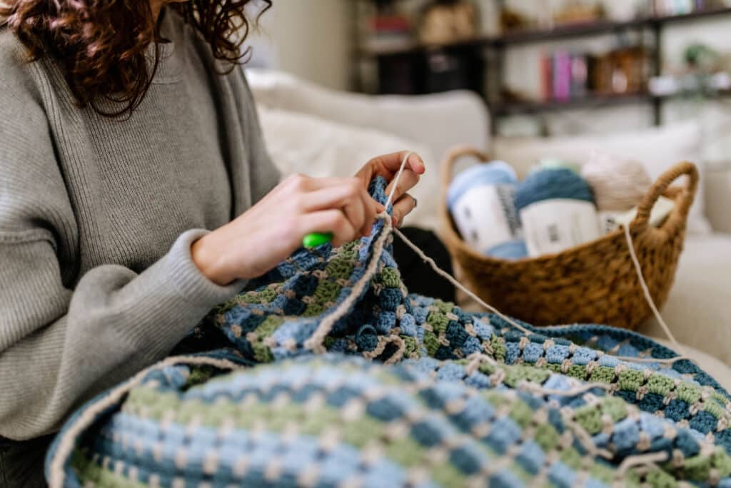 How To Crochet Easy Square Blanket: Free Pattern